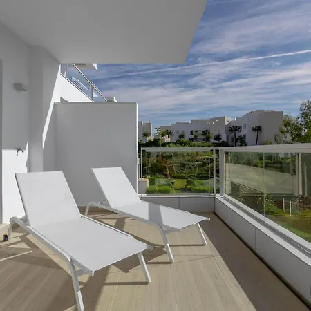 Front Line La Cala Golf Apartamento *